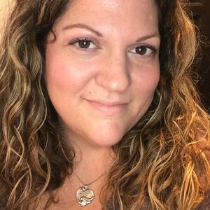 Meet your Posher, Laurie